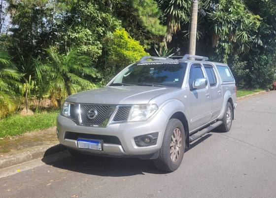 NISSAN FRONTIER 2.5 SL 4X4 CD TURBO ELETRONIC DIESEL 4P AUTOMÁTICO